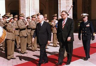 Roma: intervento del Presidente della Repubblica all'inaugurazione della XLIX Sessione dell'Istituto Alti Studi per la Difesa e del 4° Corso dell'Istituto Superiore di Stato Maggiore Interforze