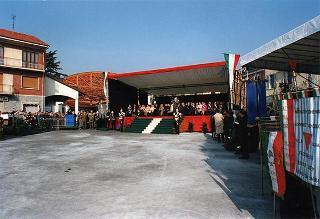 Giaveno (Torino): consegna della Medaglia d'Argento al Valor Militare al Gonfalone del Comune di Giaveno per attività partigiana in collaborazione con le popolazioni della Val Sangone