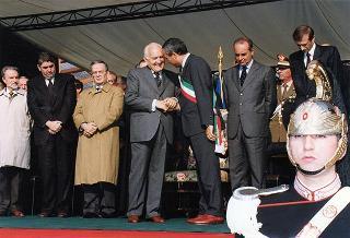 Giaveno (Torino): consegna della Medaglia d'Argento al Valor Militare al Gonfalone del Comune di Giaveno per attività partigiana in collaborazione con le popolazioni della Val Sangone