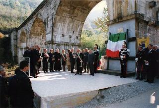 Gravere (Torino): scoprimento di una lapide commemorativa di un'azione partigiana al Ponte dell'Arnodera