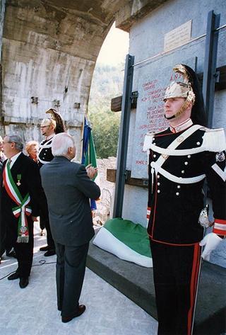 Gravere (Torino): scoprimento di una lapide commemorativa di un'azione partigiana al Ponte dell'Arnodera