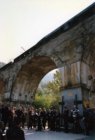 Gravere (Torino): scoprimento di una lapide commemorativa di un'azione partigiana al Ponte dell'Arnodera