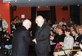 Milano: intervento del Presidente della Repubblica all'Istituto Sacra Famiglia di Cesano Boscone