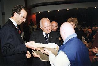Milano: intervento del Presidente della Repubblica all'Istituto Sacra Famiglia di Cesano Boscone