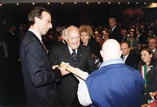 Milano: intervento del Presidente della Repubblica all'Istituto Sacra Famiglia di Cesano Boscone