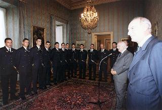 Delegazione di ufficiali ed allievi dell'Accademia Aeronautica di Pozzuoli, in servizio di guardia d'onore al Palazzo del Quirinale