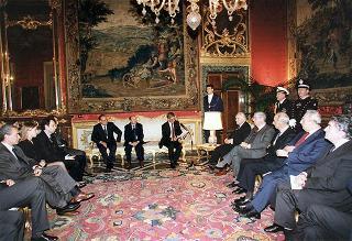 Guido Columba, presidente dell'Unione nazionale cronisti italiani, i vincitori e gli organizzatori del Premio Cronista 1997