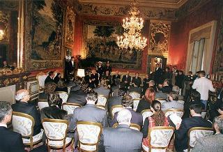 Guido Columba, presidente dell'Unione nazionale cronisti italiani, i vincitori e gli organizzatori del Premio Cronista 1997