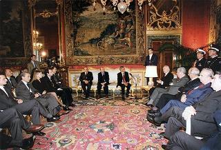 Guido Columba, presidente dell'Unione nazionale cronisti italiani, i vincitori e gli organizzatori del Premio Cronista 1997