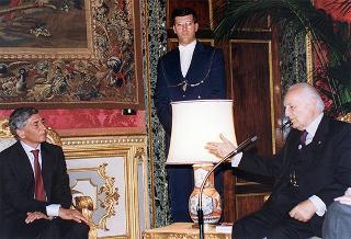 Guido Columba, presidente dell'Unione nazionale cronisti italiani, i vincitori e gli organizzatori del Premio Cronista 1997