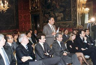Guido Columba, presidente dell'Unione nazionale cronisti italiani, i vincitori e gli organizzatori del Premio Cronista 1997