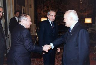 On. prof. Giuliano Amato, presidente dell'Autorità garante della concorrenza e del mercato, con i componenti l'Organo collegiale: visita di congedo