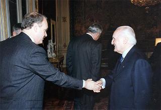 On. prof. Giuliano Amato, presidente dell'Autorità garante della concorrenza e del mercato, con i componenti l'Organo collegiale: visita di congedo