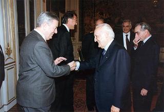 On. prof. Giuliano Amato, presidente dell'Autorità garante della concorrenza e del mercato, con i componenti l'Organo collegiale: visita di congedo