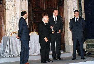 Cerimonia di consegna delle insegne di Cavaliere dell'Ordine "Al Merito del Lavoro" ai Cavalieri del Lavoro nominati il 2 giugno 1997