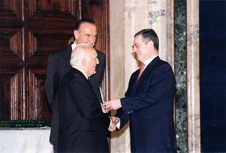 Cerimonia di consegna delle insegne di Cavaliere dell'Ordine "Al Merito del Lavoro" ai Cavalieri del Lavoro nominati il 2 giugno 1997