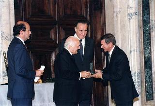 Cerimonia di consegna delle insegne di Cavaliere dell'Ordine "Al Merito del Lavoro" ai Cavalieri del Lavoro nominati il 2 giugno 1997