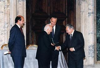 Cerimonia di consegna delle insegne di Cavaliere dell'Ordine "Al Merito del Lavoro" ai Cavalieri del Lavoro nominati il 2 giugno 1997
