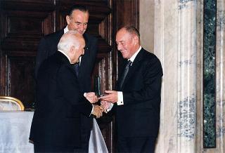 Cerimonia di consegna delle insegne di Cavaliere dell'Ordine "Al Merito del Lavoro" ai Cavalieri del Lavoro nominati il 2 giugno 1997