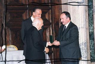 Cerimonia di consegna delle insegne di Cavaliere dell'Ordine "Al Merito del Lavoro" ai Cavalieri del Lavoro nominati il 2 giugno 1997