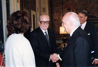Cav. Lav. Carlo Alessi, i familiari e Giancarlo Stoppini