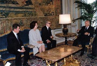 Cav. Lav. Carlo Alessi, i familiari e Giancarlo Stoppini