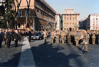 Roma, Piazza Venezia: deposizione di una corona d'alloro all'Altare della Patria, in occasione del Giorno dell'Unità nazionale