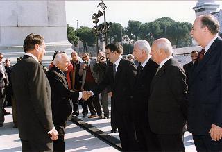 Roma, Piazza Venezia: deposizione di una corona d'alloro all'Altare della Patria, in occasione del Giorno dell'Unità nazionale