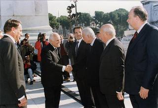 Roma, Piazza Venezia: deposizione di una corona d'alloro all'Altare della Patria, in occasione del Giorno dell'Unità nazionale