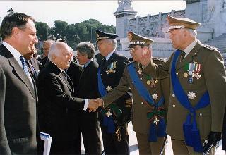 Roma, Piazza Venezia: deposizione di una corona d'alloro all'Altare della Patria, in occasione del Giorno dell'Unità nazionale