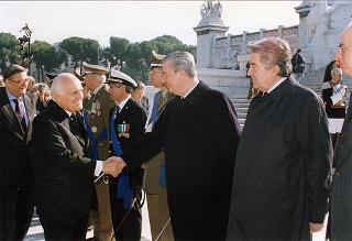 Roma, Piazza Venezia: deposizione di una corona d'alloro all'Altare della Patria, in occasione del Giorno dell'Unità nazionale