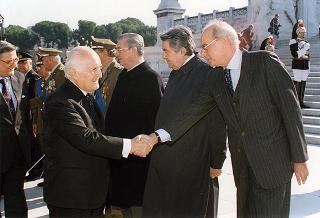 Roma, Piazza Venezia: deposizione di una corona d'alloro all'Altare della Patria, in occasione del Giorno dell'Unità nazionale