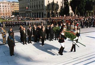 Roma, Piazza Venezia: deposizione di una corona d'alloro all'Altare della Patria, in occasione del Giorno dell'Unità nazionale