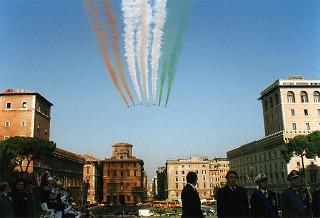 Roma, Piazza Venezia: deposizione di una corona d'alloro all'Altare della Patria, in occasione del Giorno dell'Unità nazionale