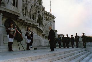 Roma, Piazza Venezia: deposizione di una corona d'alloro all'Altare della Patria, in occasione del Giorno dell'Unità nazionale