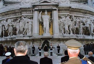 Roma, Piazza Venezia: deposizione di una corona d'alloro all'Altare della Patria, in occasione del Giorno dell'Unità nazionale