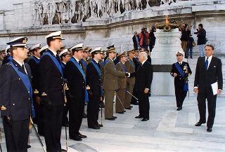 Roma, Piazza Venezia: deposizione di una corona d'alloro all'Altare della Patria, in occasione del Giorno dell'Unità nazionale