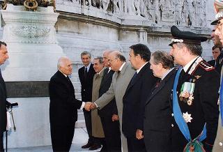 Roma, Piazza Venezia: deposizione di una corona d'alloro all'Altare della Patria, in occasione del Giorno dell'Unità nazionale