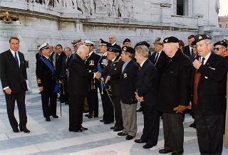 Roma, Piazza Venezia: deposizione di una corona d'alloro all'Altare della Patria, in occasione del Giorno dell'Unità nazionale