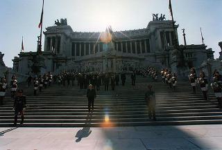 Roma, Piazza Venezia: deposizione di una corona d'alloro all'Altare della Patria, in occasione del Giorno dell'Unità nazionale