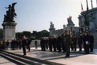 Roma, Piazza Venezia: deposizione di una corona d'alloro all'Altare della Patria, in occasione del Giorno dell'Unità nazionale