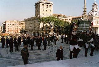 Roma, Piazza Venezia: deposizione di una corona d'alloro all'Altare della Patria, in occasione del Giorno dell'Unità nazionale