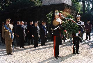 Roma, Mausoleo Ardeatino: deposizione di una corona d'alloro, in occasione del Giorno dell'Unità nazionale