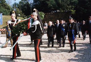 Roma, Mausoleo Ardeatino: deposizione di una corona d'alloro, in occasione del Giorno dell'Unità nazionale