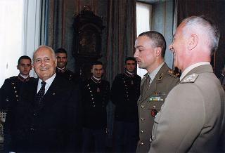 Delegazione di ufficiali ed allievi dell'Accademia Militare di Modena, in servizio di guardia d'onore al Palazzo del Quirinale