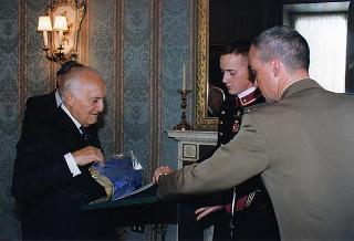 Delegazione di ufficiali ed allievi dell'Accademia Militare di Modena, in servizio di guardia d'onore al Palazzo del Quirinale