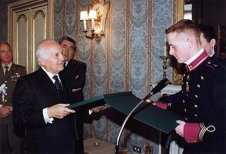 Delegazione di ufficiali ed allievi dell'Accademia Militare di Modena, in servizio di guardia d'onore al Palazzo del Quirinale