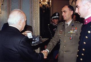 Delegazione di ufficiali ed allievi dell'Accademia Militare di Modena, in servizio di guardia d'onore al Palazzo del Quirinale