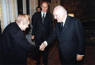 Fernanda Pivano, per il conferimento delle insegne dell'Onorificenza di Cavaliere di Gran Croce dell'Ordine al Merito della Repubblica Italiana