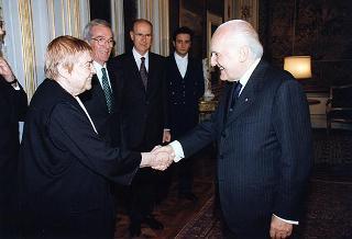Fernanda Pivano, per il conferimento delle insegne dell'Onorificenza di Cavaliere di Gran Croce dell'Ordine al Merito della Repubblica Italiana